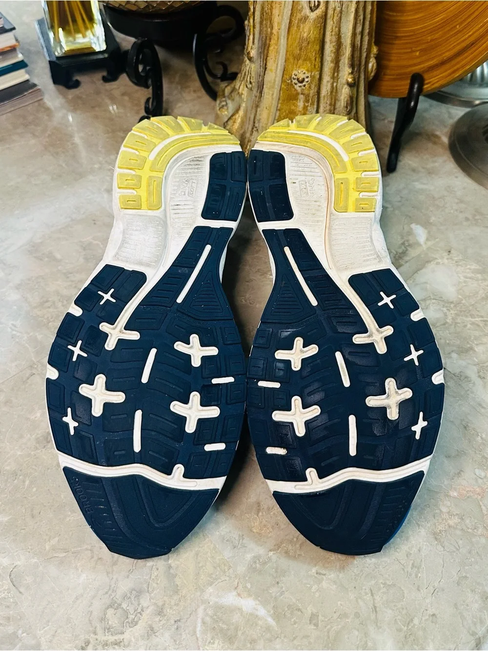 Brooks upper brand pop