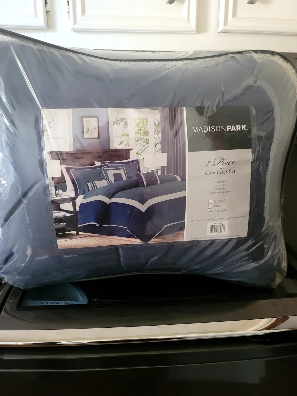 Madison Park bold navy