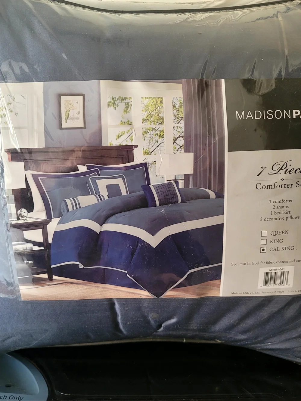 Madison Park bold navy