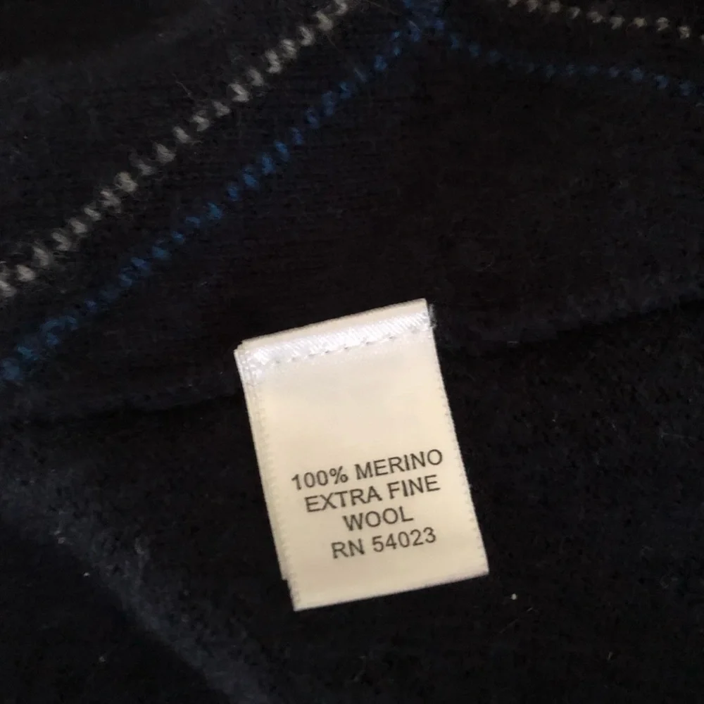 Banana Republic blue argyle