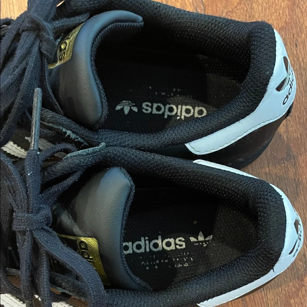 adidas reposhing this