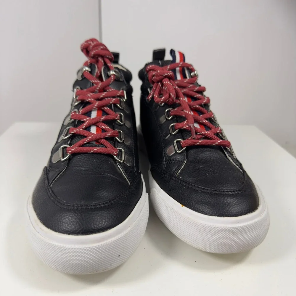 Tommy Hilfiger laces versatile