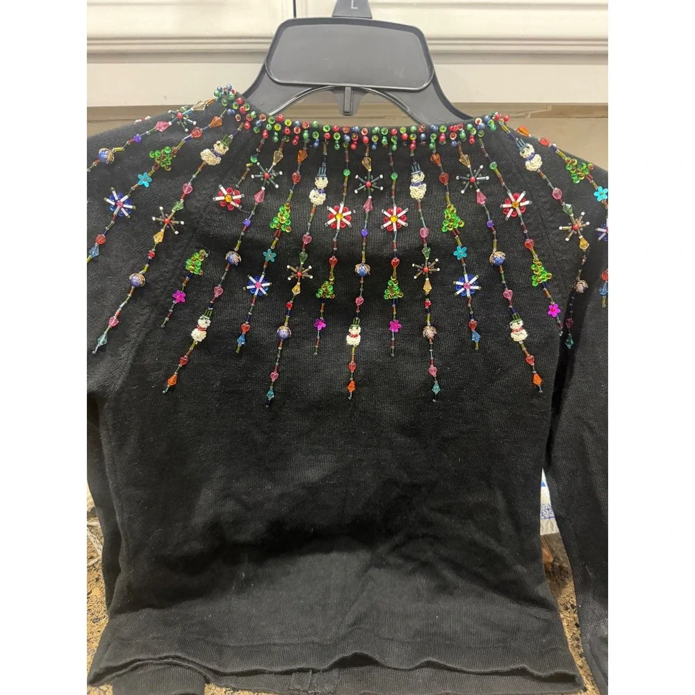 Marisa Christina no cardigan features
