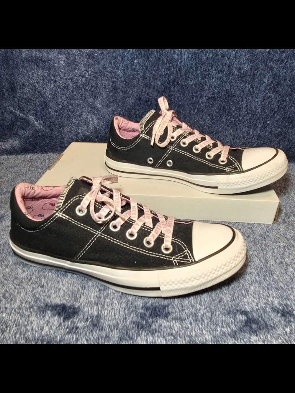 Converse hello kitty