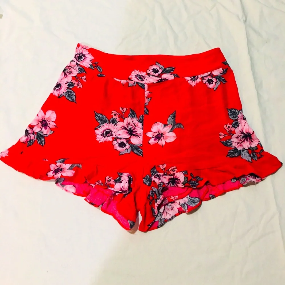 NWT Xhilaration Small Red Floral Shorts 100% Cotton with Flare Front Flat Waist