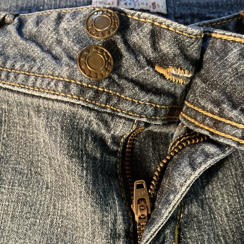🧡 SO Women’s Denim Capris Juniors (size 11)