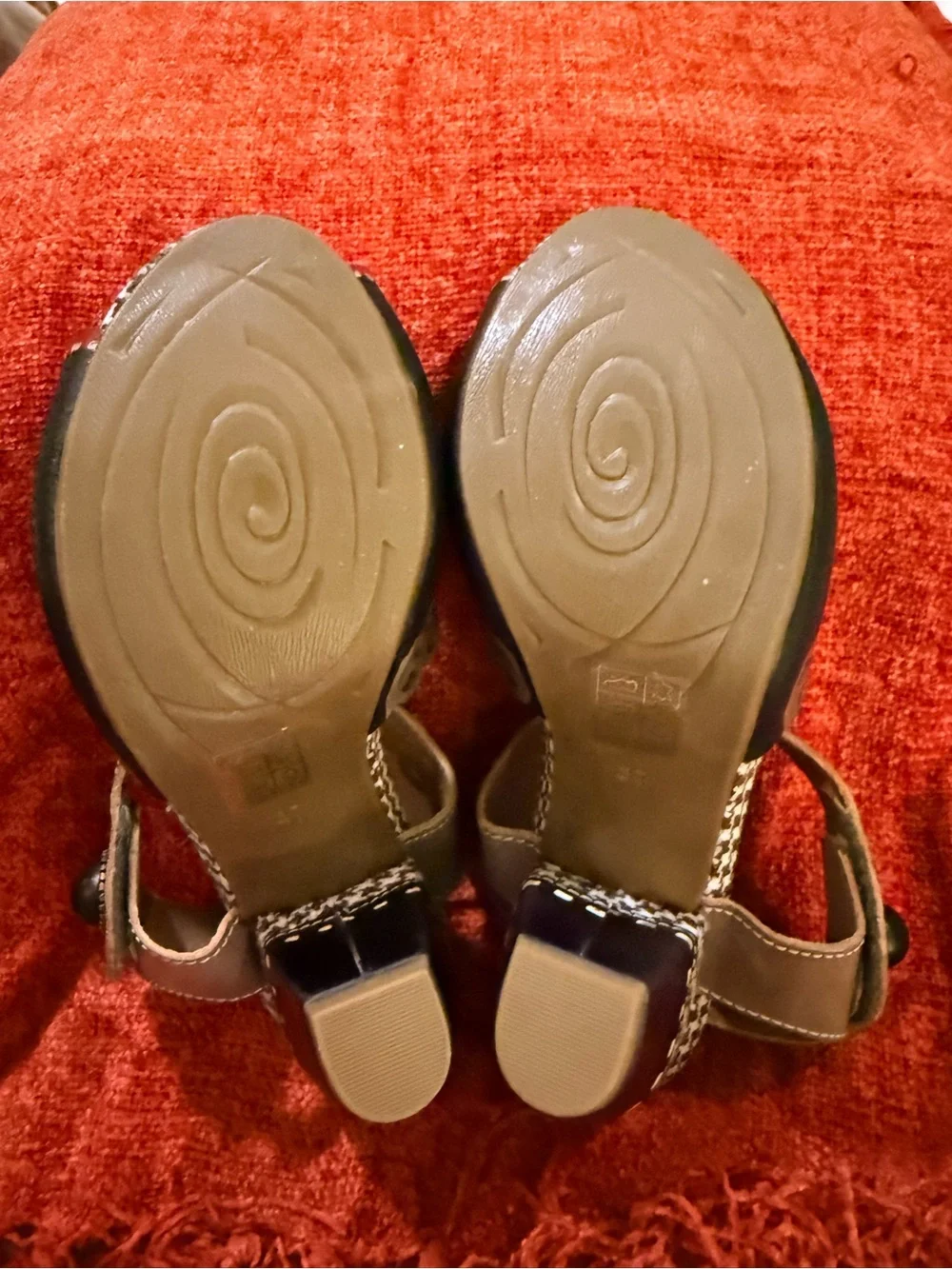 L’ARTISTE by Spring Step stylish women
