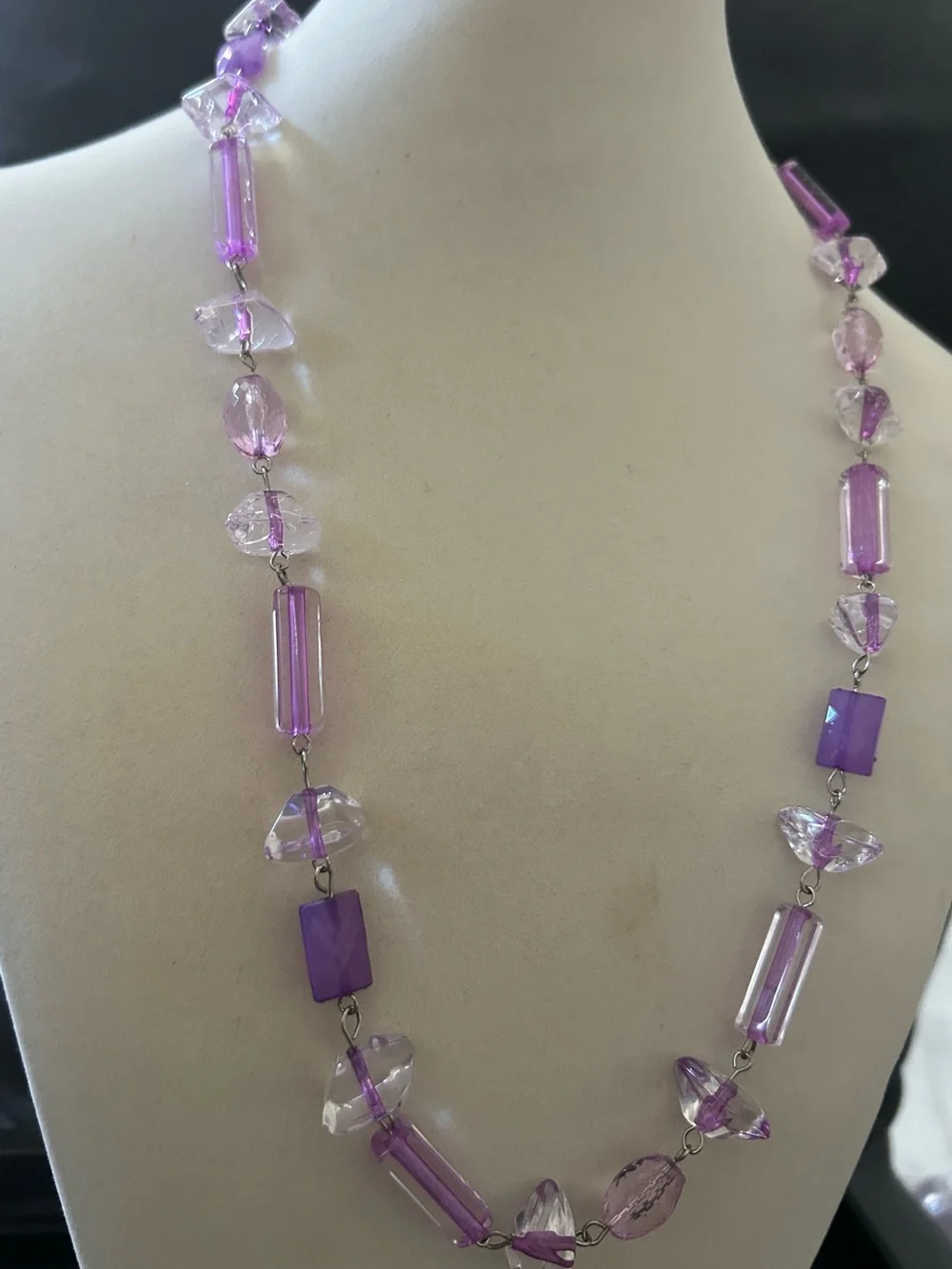 N/A features crystal