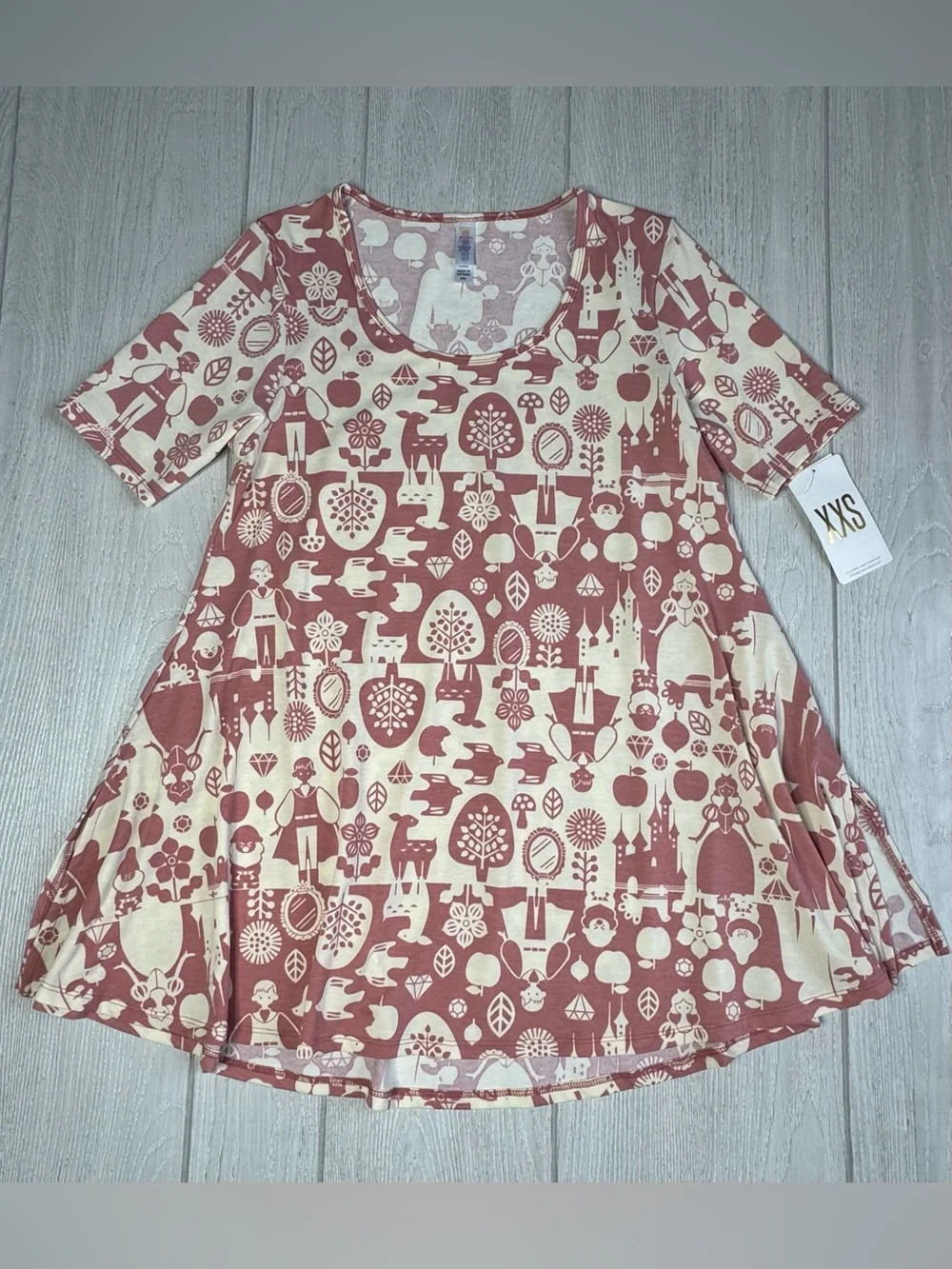 NWT DISNEY Snow White theme tunic top