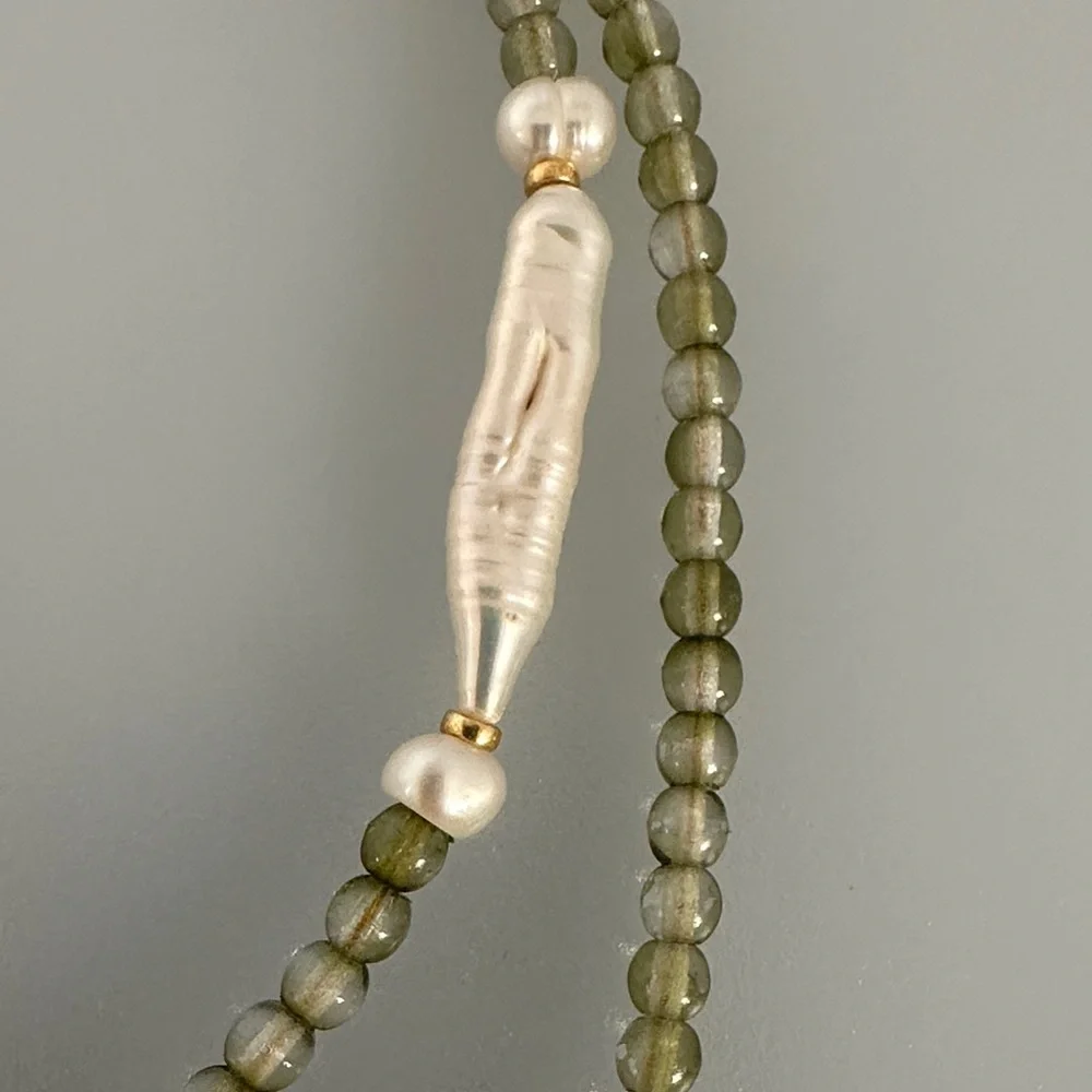 Vintage combines lustrous beads