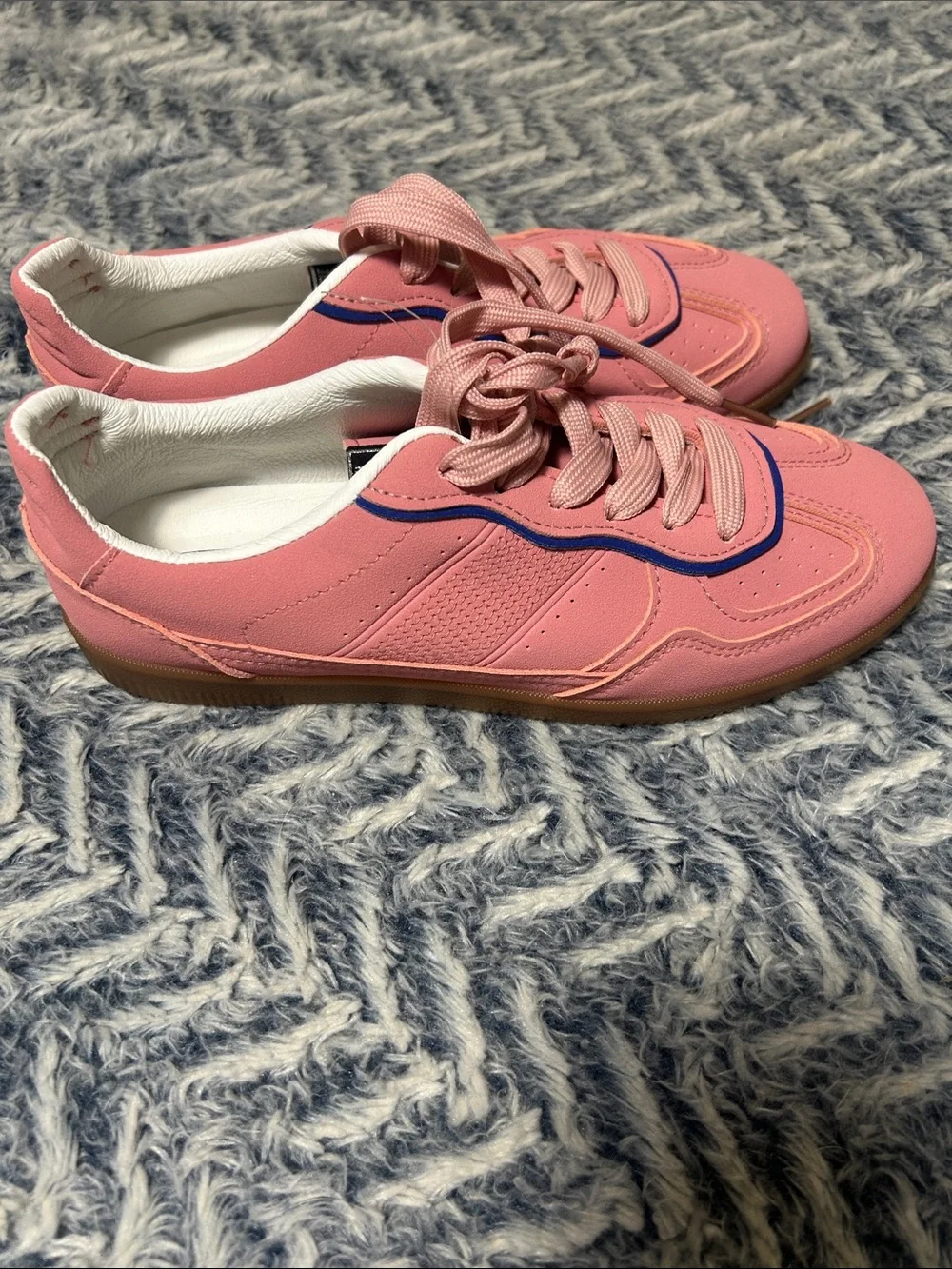 RACHEL Rachel Roy Riz Women’s Pink Sneakers with Blue Trim NWOT