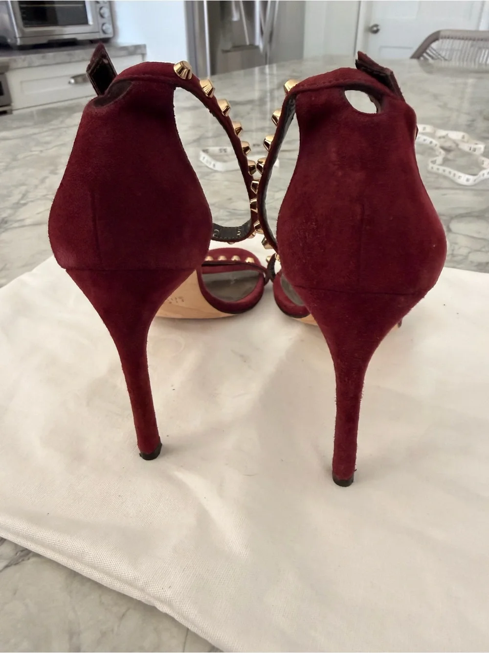 Stuart Weitzman ankle stud fit