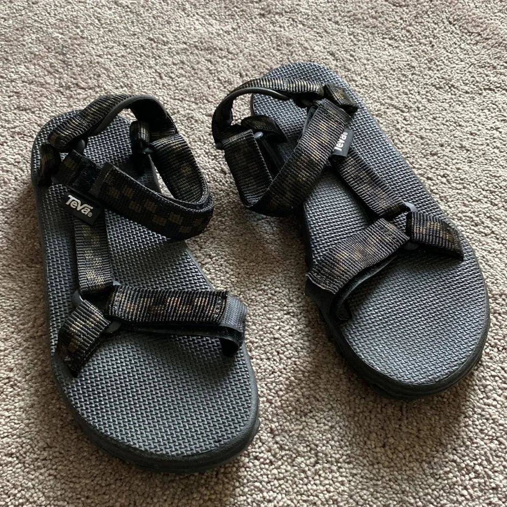 Teva gently used