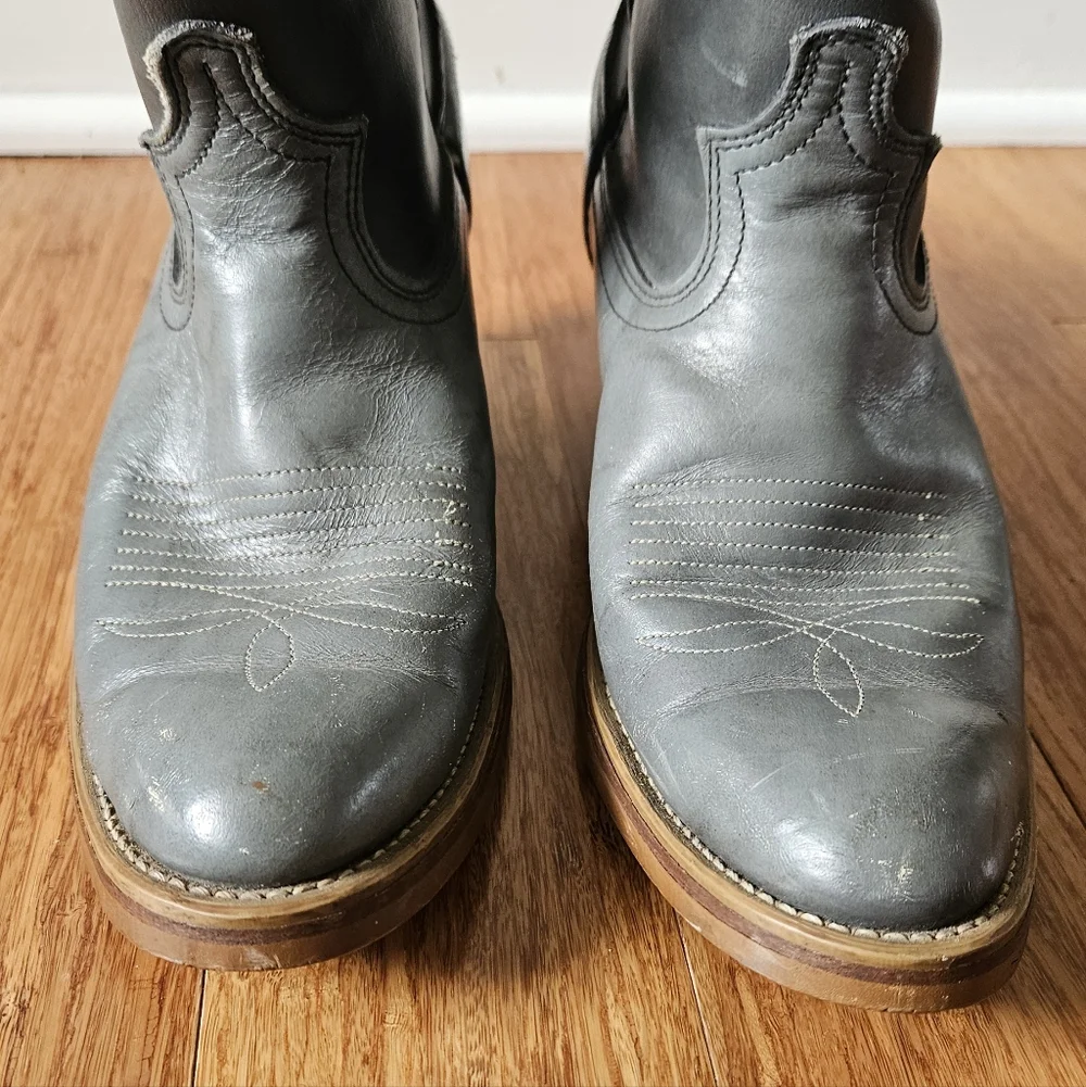 dingo stylish gray