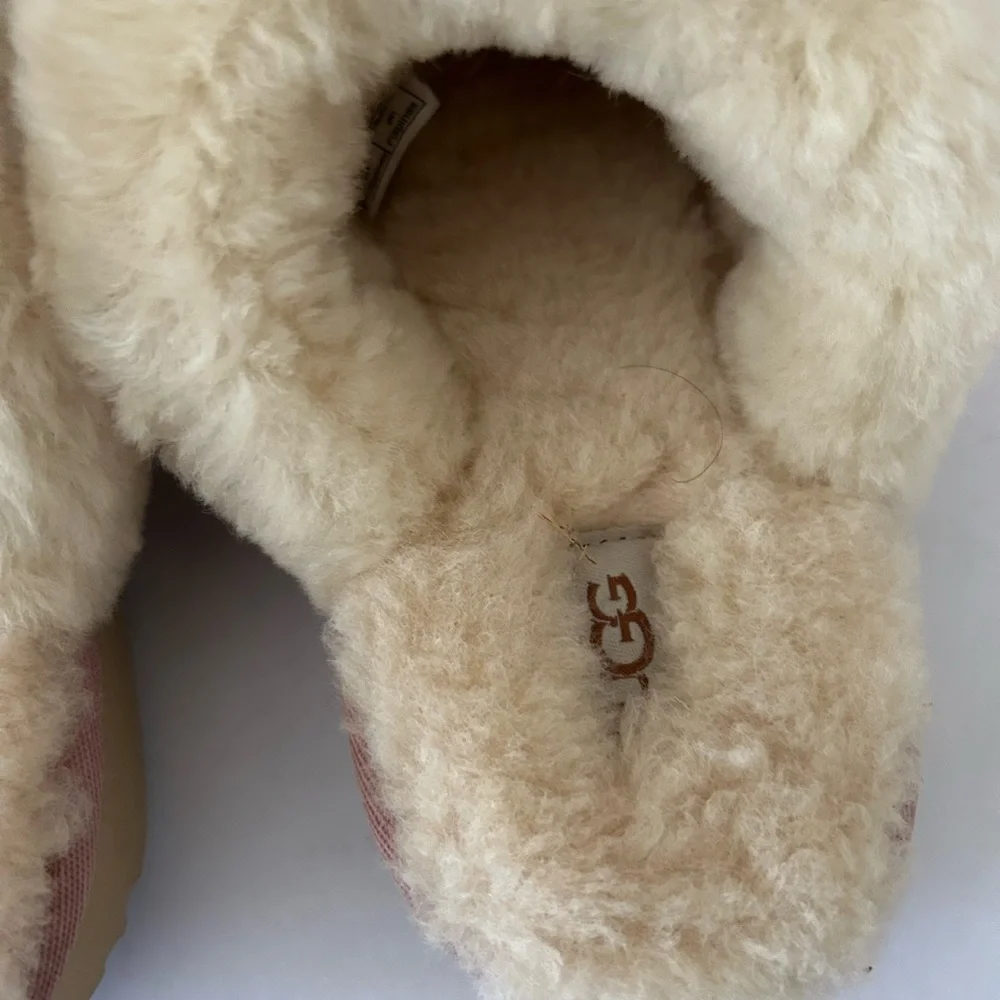 UGG beautiful rose
