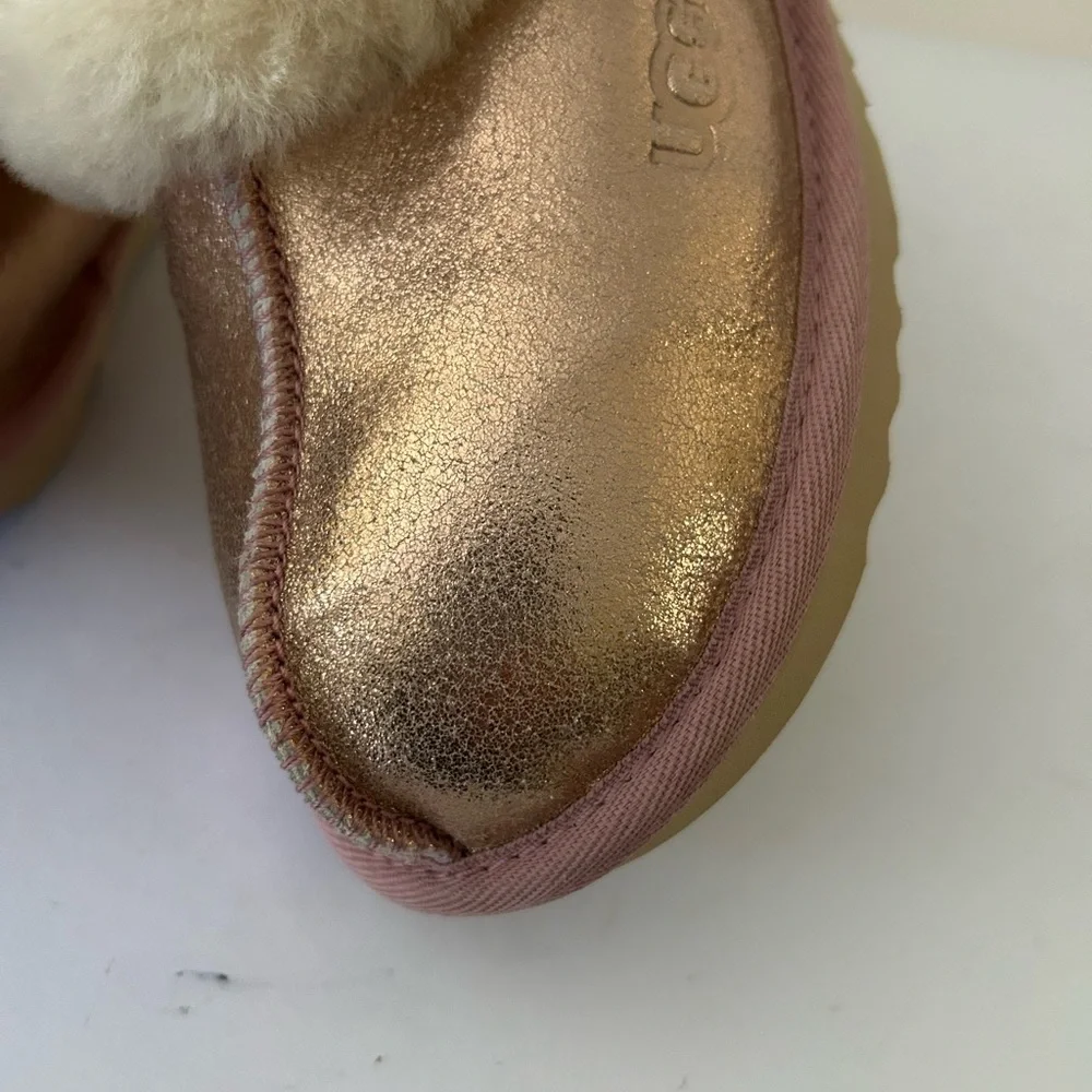 UGG beautiful rose