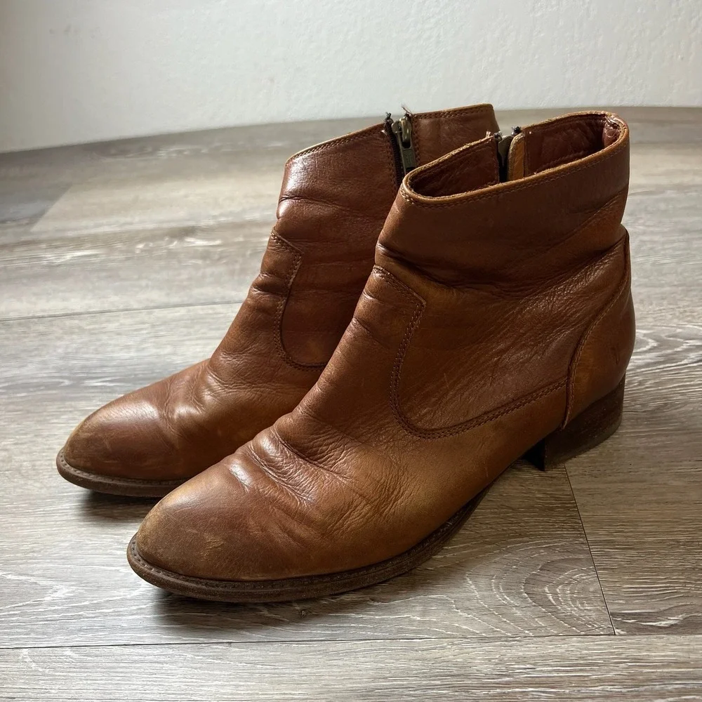 Frye Ankle Boots Womens 9 Cognac Brown Leather Western Side Zip 3476696-COG