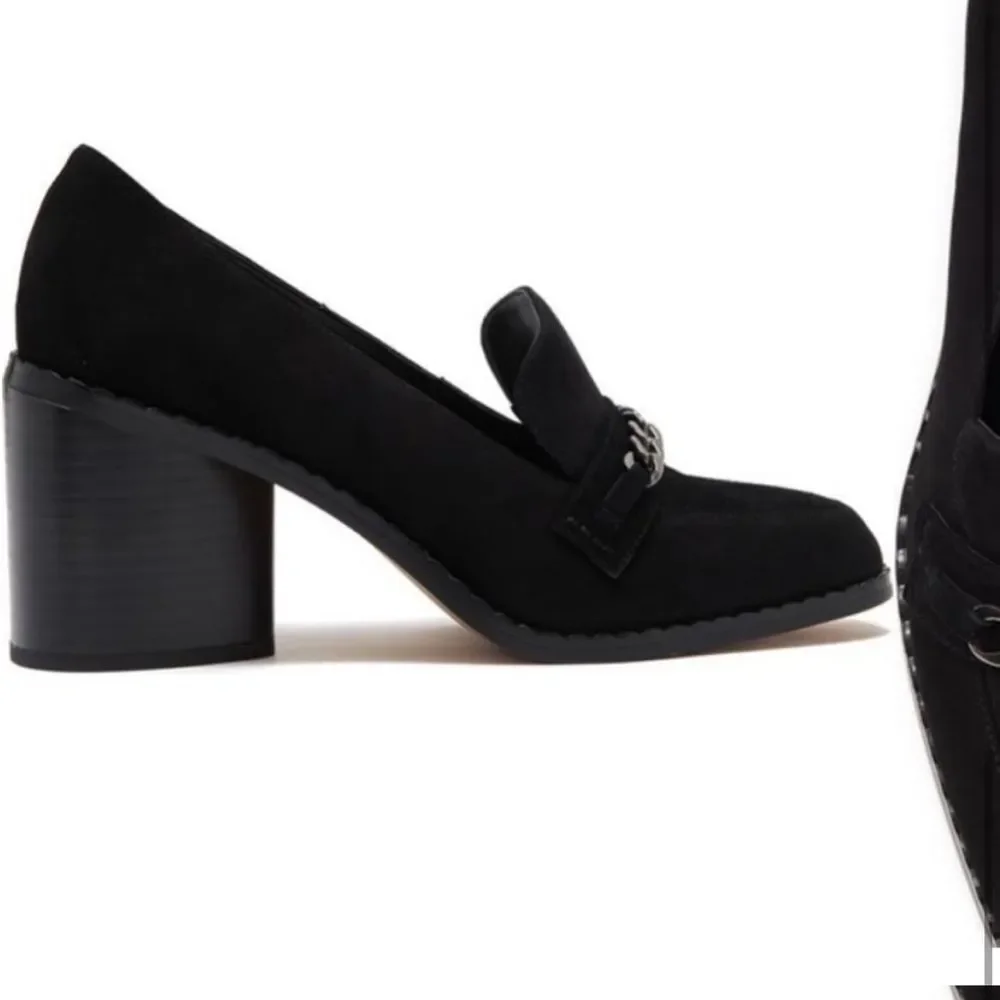 Vince Camuto this sleek