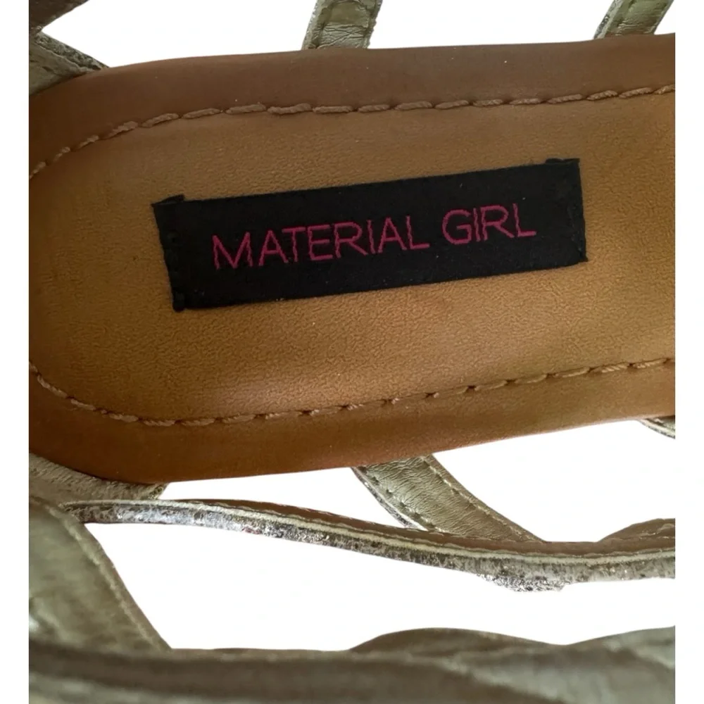Material Girl introducing material