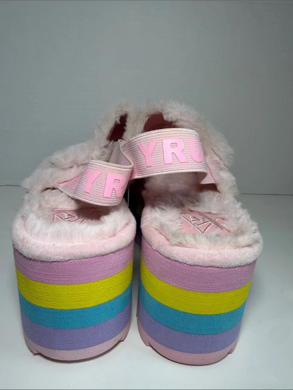 YRU platform slide