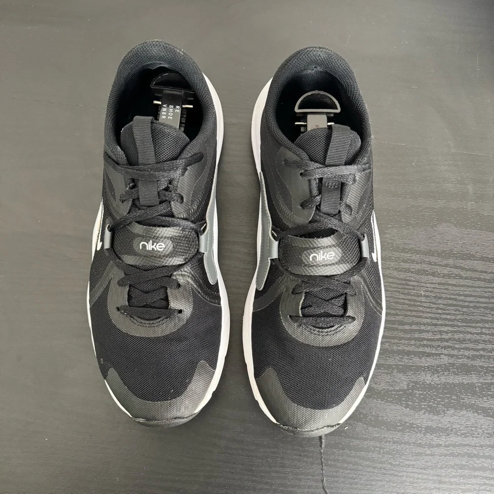 Nike training see please