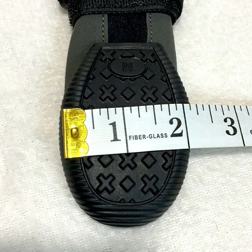 Top Paw shoes excellent new
