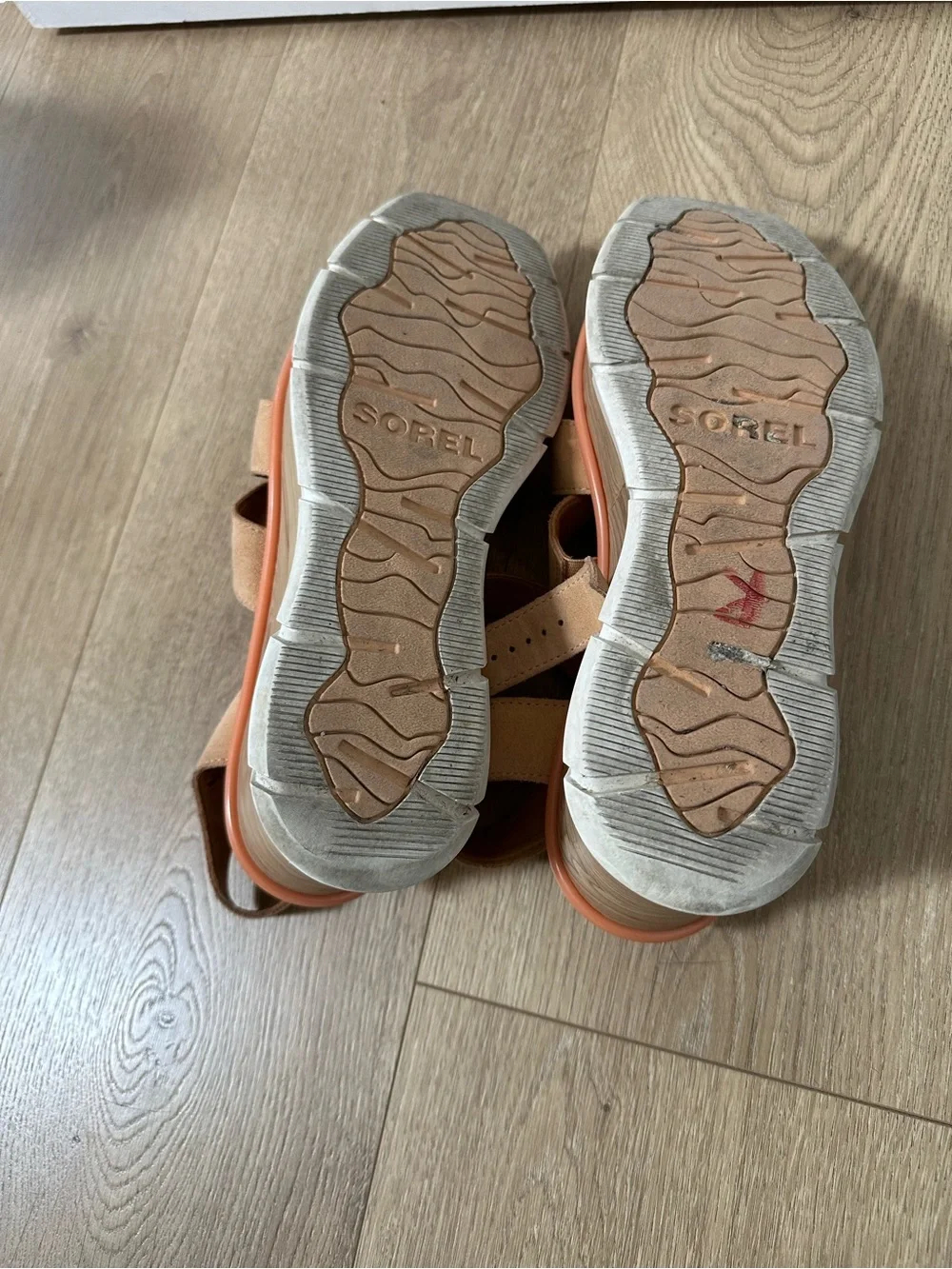 Sorel tan suede