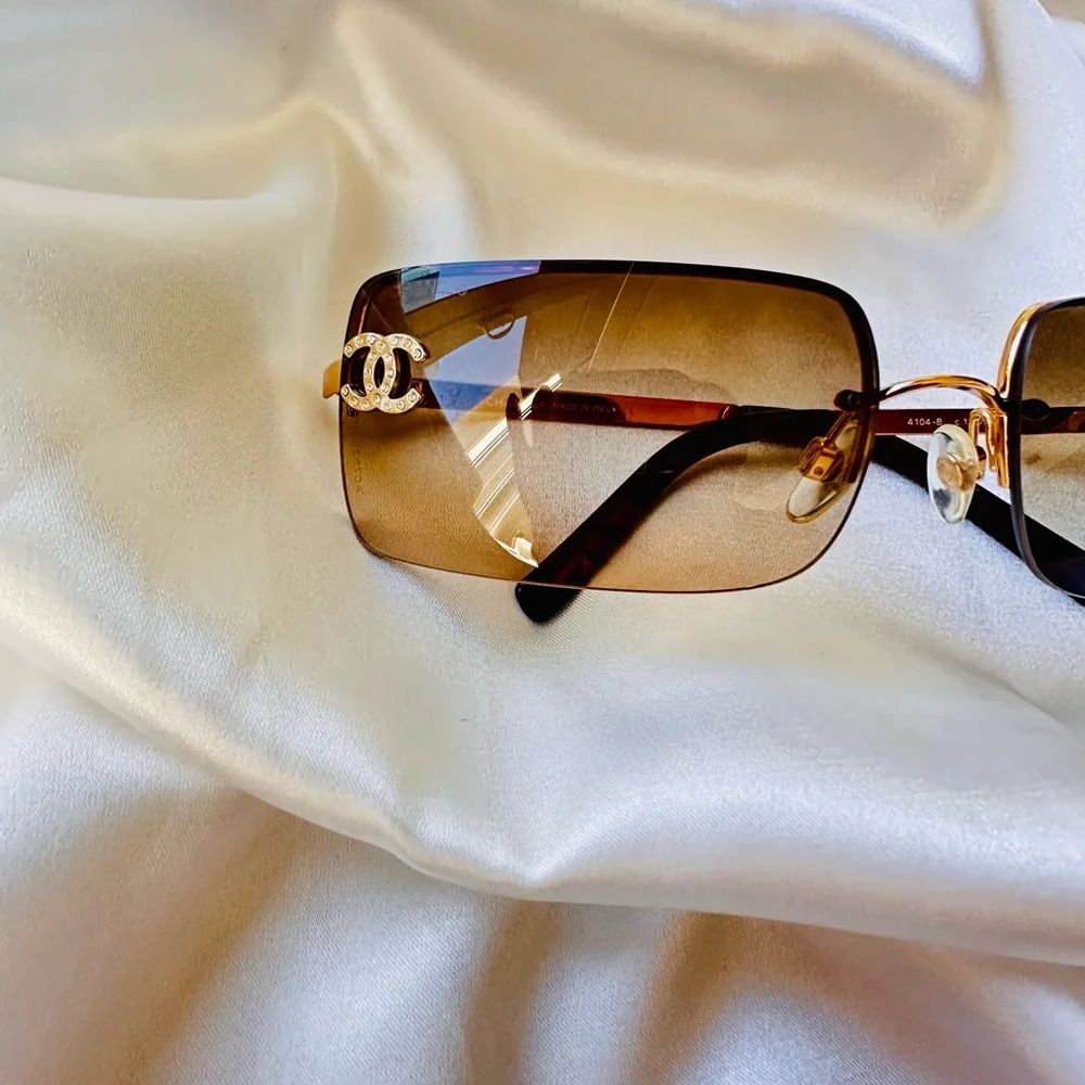 RARE✨Chanel vintage rimless sunglasses.