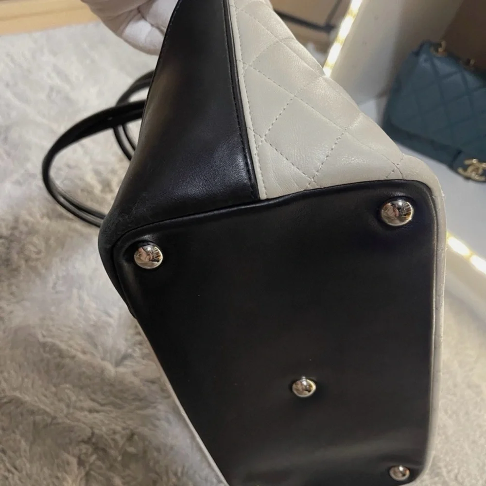CHANEL vintage cambon