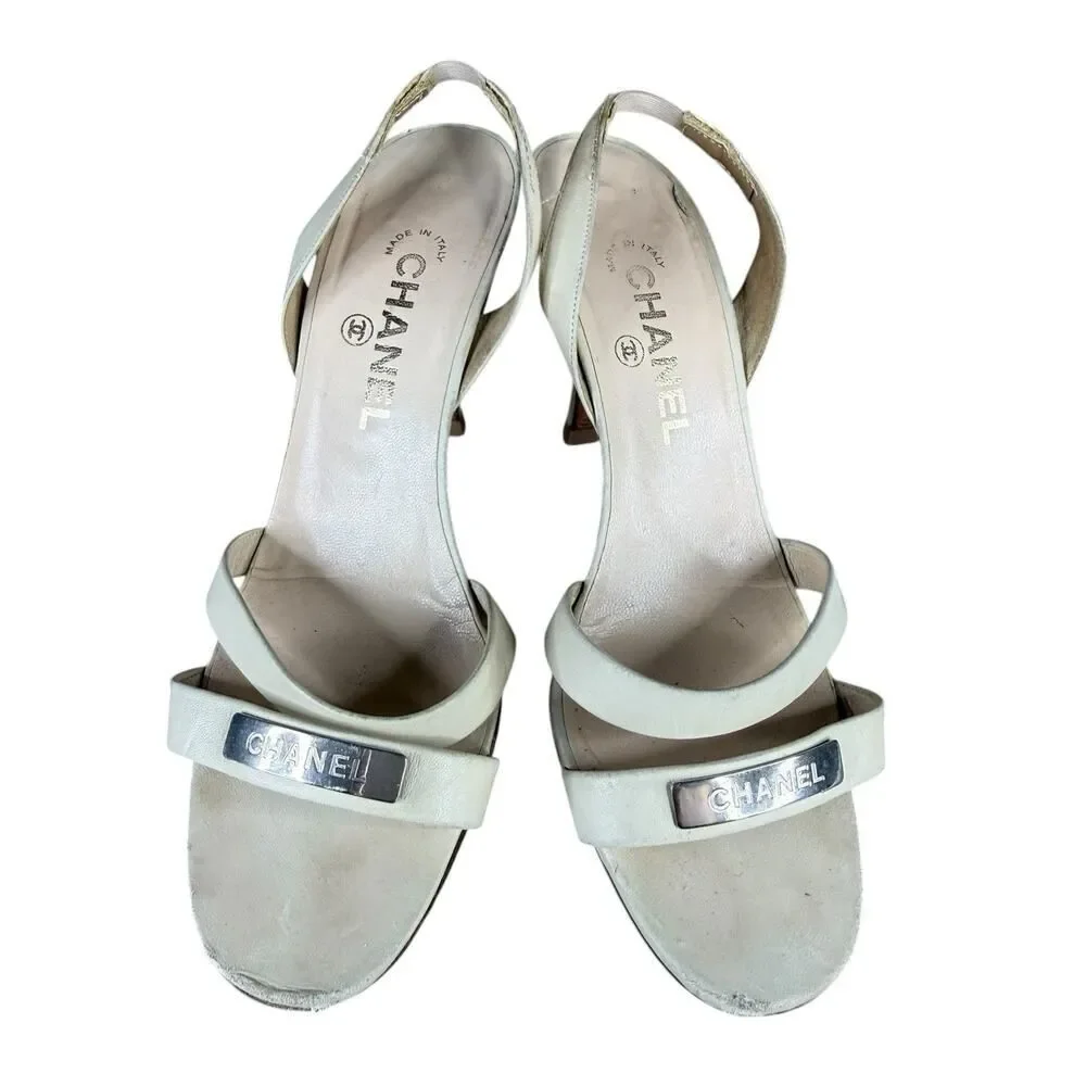 CHANEL scuffing size are