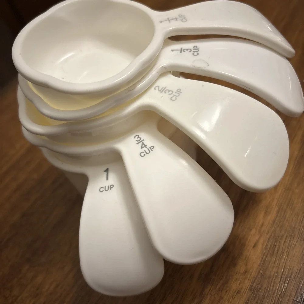 Tupperware good set