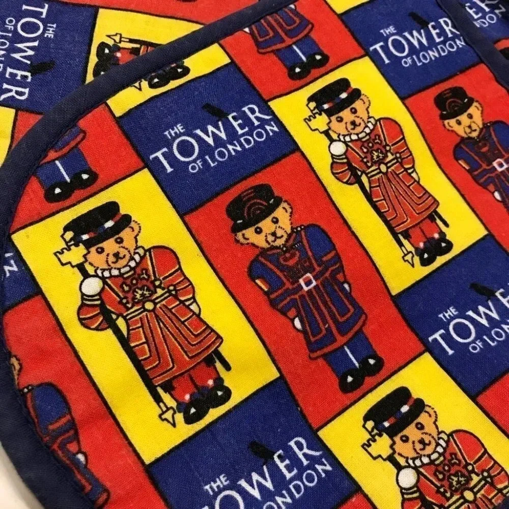 Tower Of London Teddy Bear Guard Oven Pot Holder