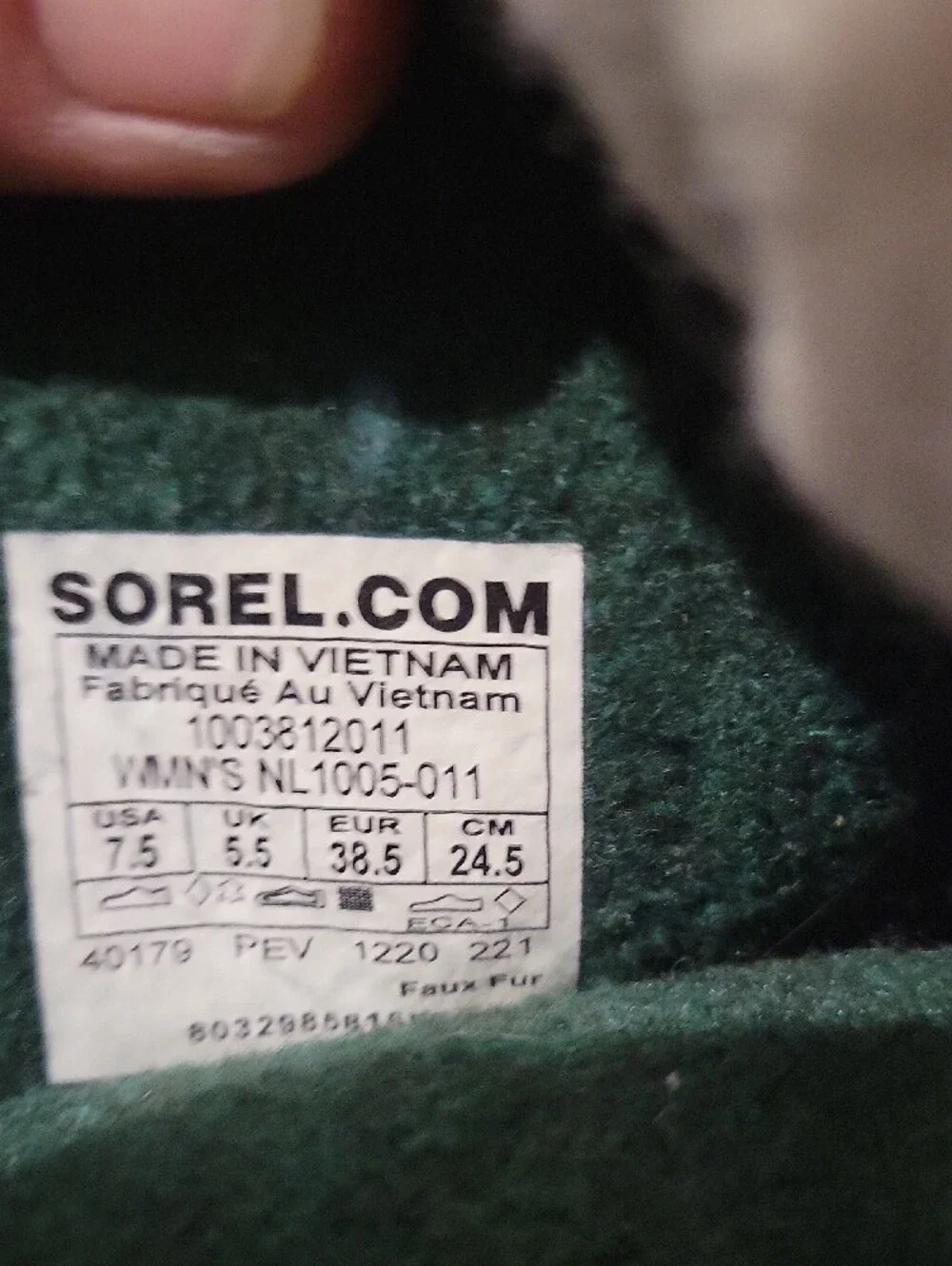 Sorel Black Leather Winter Boot with Cream Shearling Collar