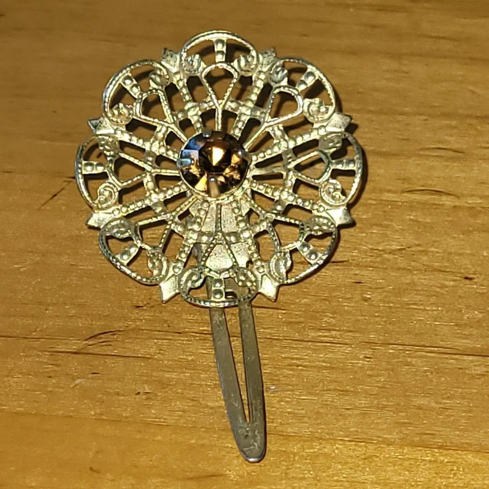 The Unbranded Brand estate jewelry