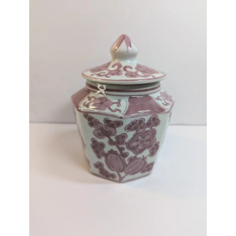 Vintage Chinese Red and White Jar‎ With Lid