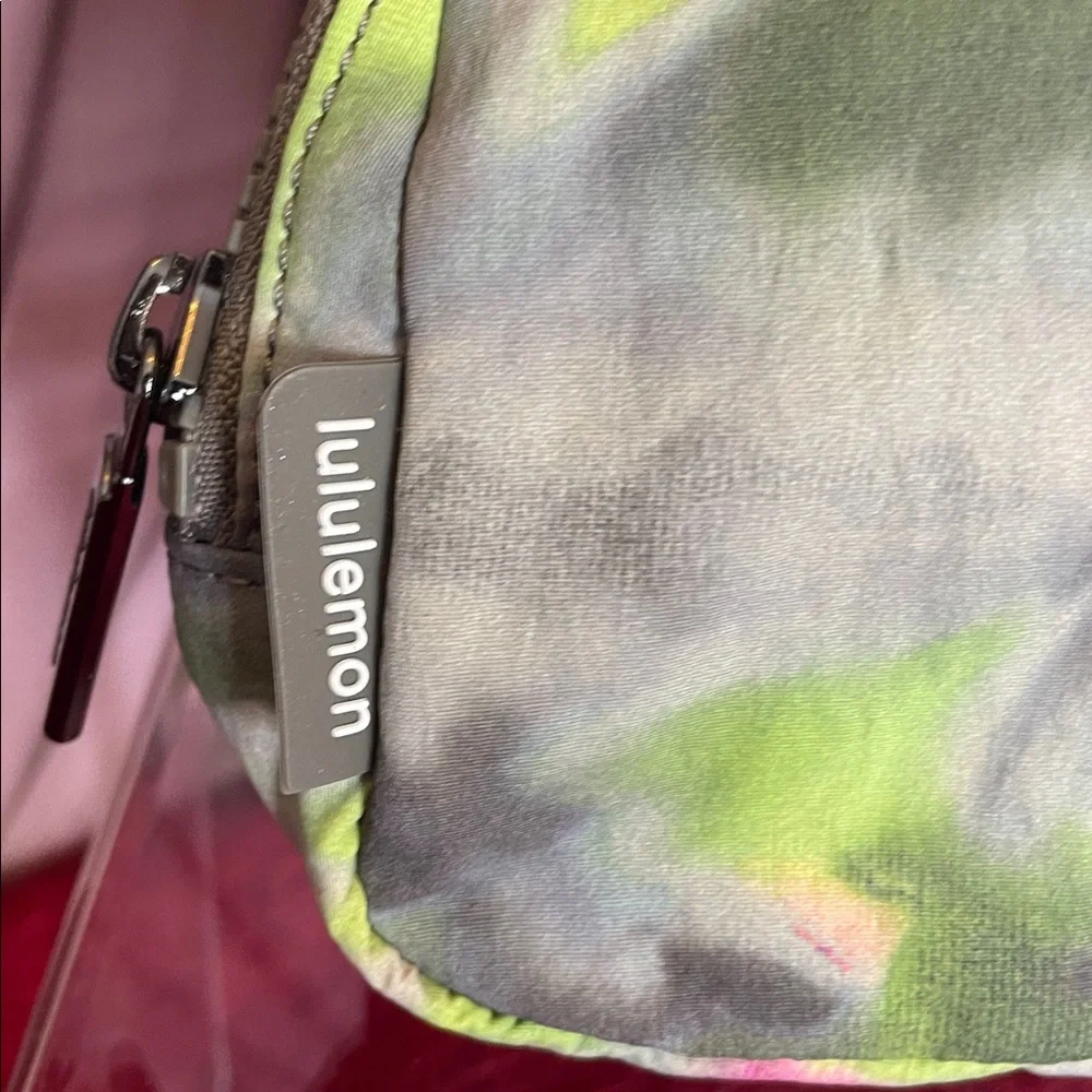 lululemon athletica desired zippered
