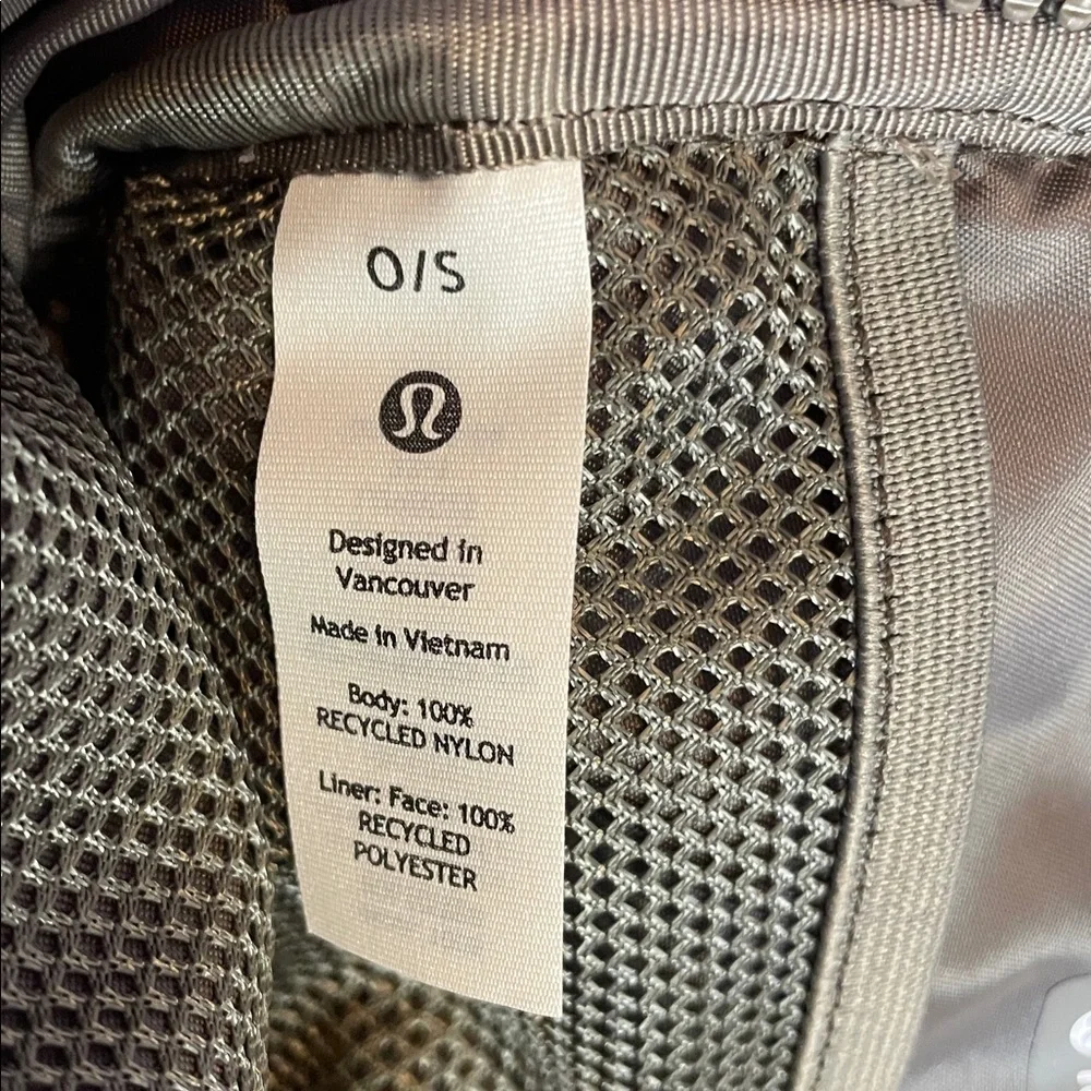 lululemon athletica hard closure volume