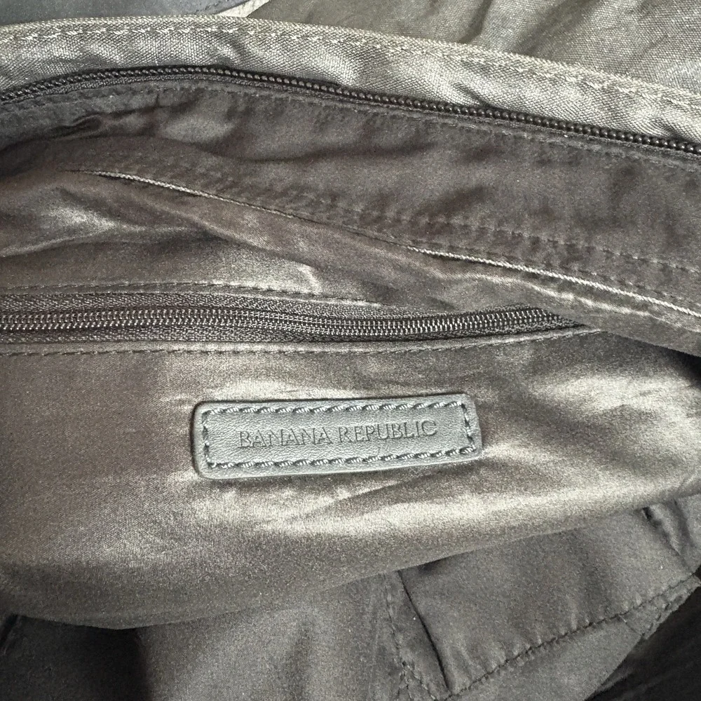 Banana Republic very clean