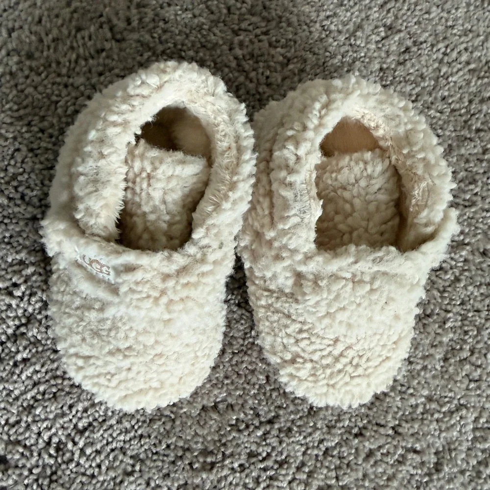 UGG cozy sherpa