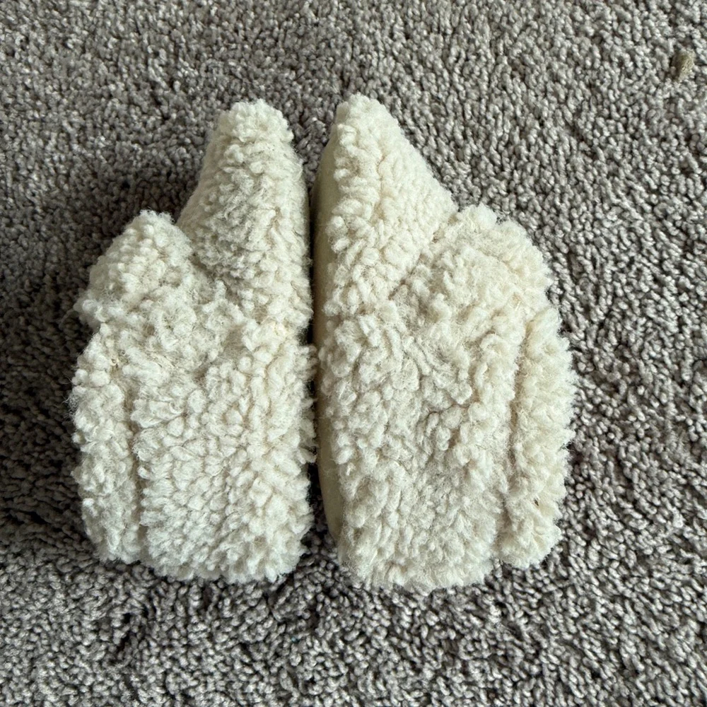 UGG cozy sherpa