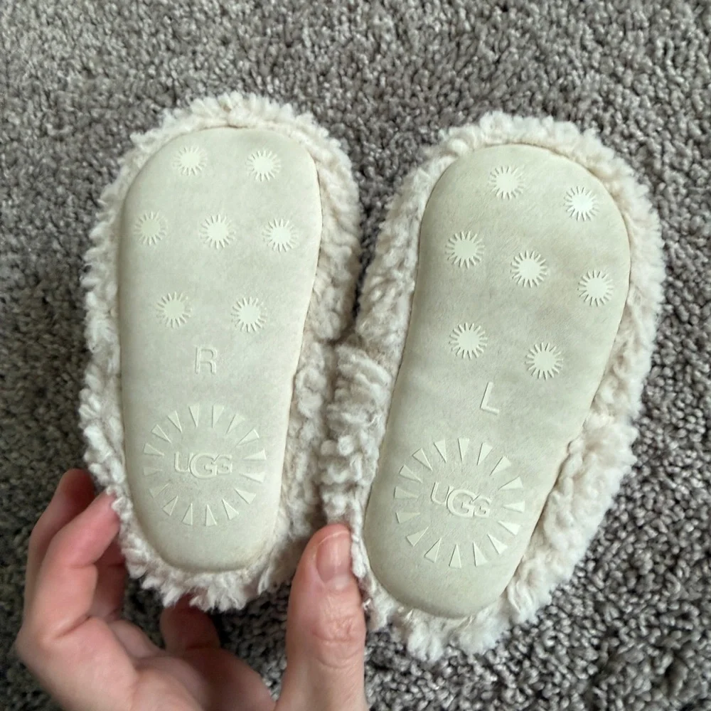 UGG cozy sherpa
