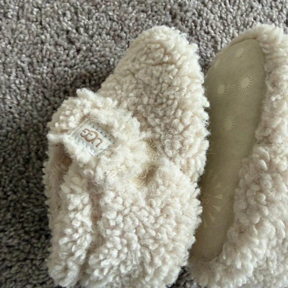 UGG cozy sherpa