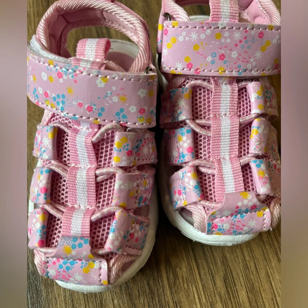 Gerber Toddler Girls Caged Velcro Closed Toe Pink Floral Athletic Sandals, Sz 4