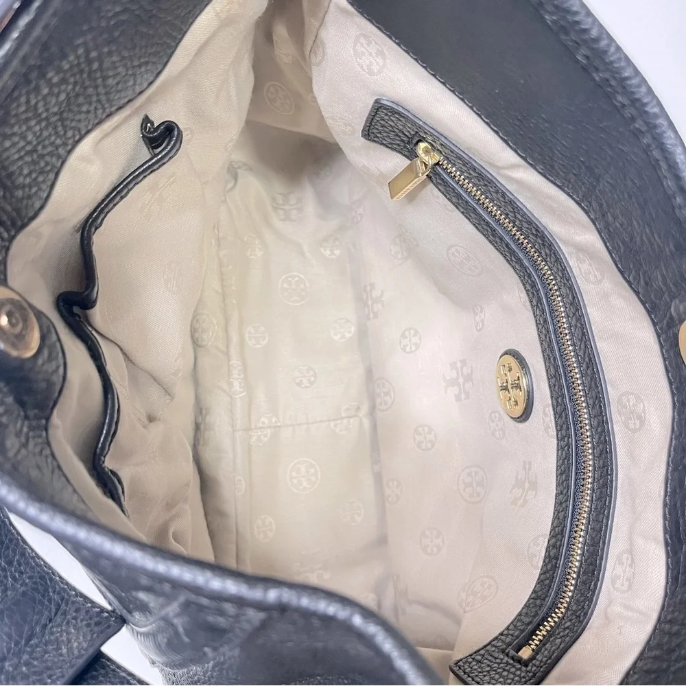 Tory Burch medallion main 10