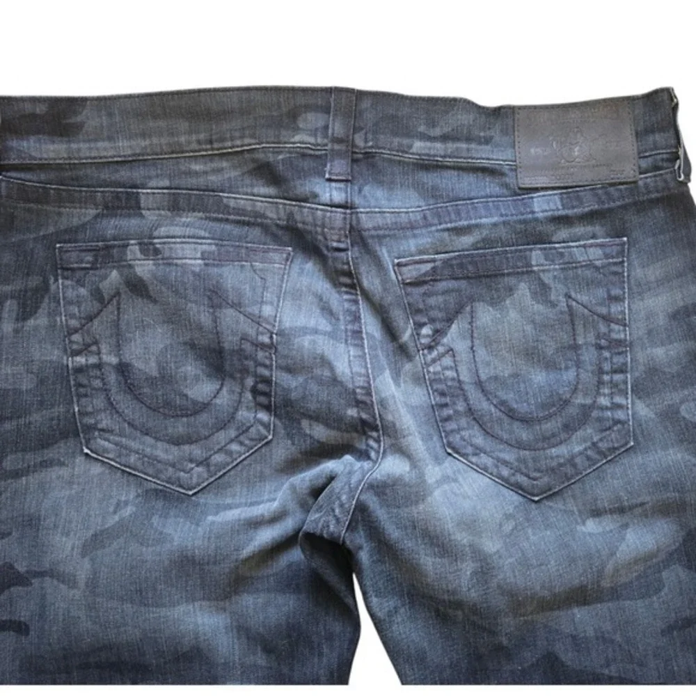 True Religion Camo Straight Leg Jeans‎ Size 40 Dark Wash Y2K