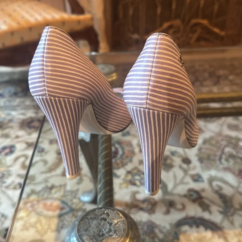 CHANEL shoes heels
