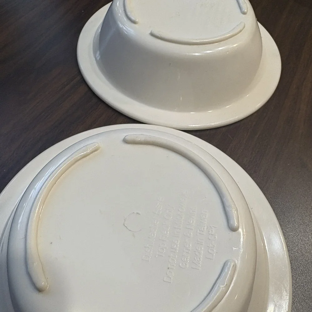 2 KELLOGG'S  CAST OF CHARACTERS TONY, SNAP, CRACKLE, POP ETC.  CEREAL BOWLS 2000