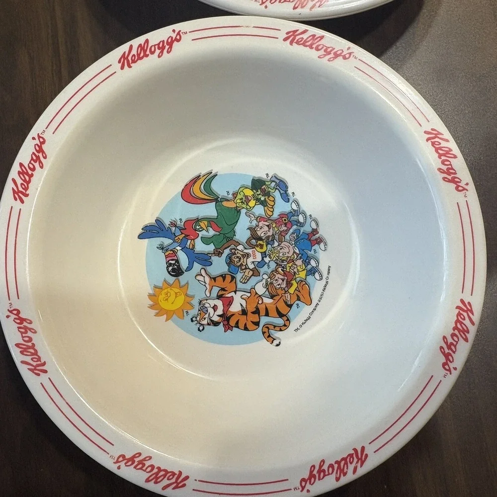 2 KELLOGG'S  CAST OF CHARACTERS TONY, SNAP, CRACKLE, POP ETC.  CEREAL BOWLS 2000
