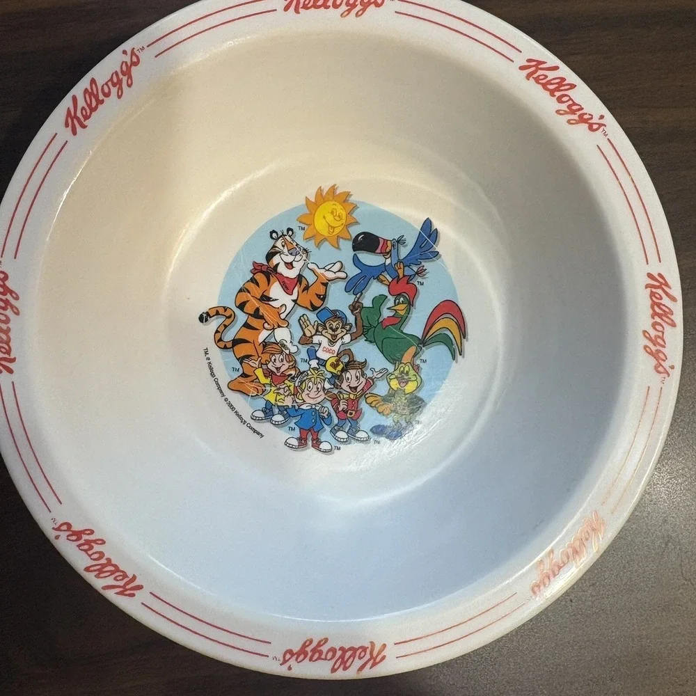 2 KELLOGG'S  CAST OF CHARACTERS TONY, SNAP, CRACKLE, POP ETC.  CEREAL BOWLS 2000