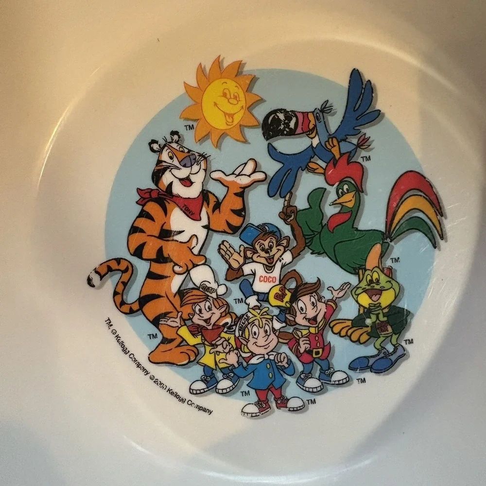 2 KELLOGG'S  CAST OF CHARACTERS TONY, SNAP, CRACKLE, POP ETC.  CEREAL BOWLS 2000